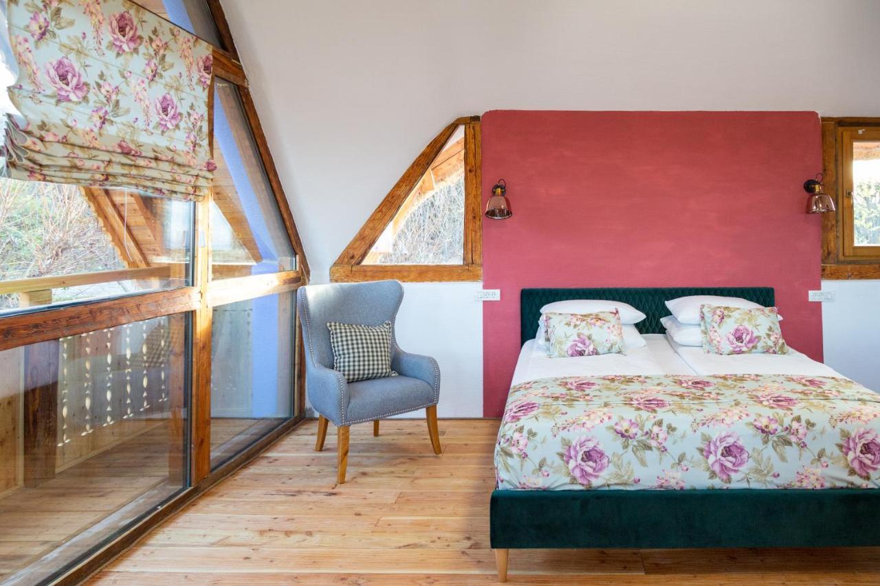 Casele Cu Stuf B&B Haus Ulrike Sălicea Eksteriør billede