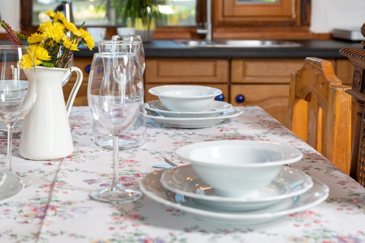 Casele Cu Stuf B&B Haus Ulrike Sălicea Eksteriør billede
